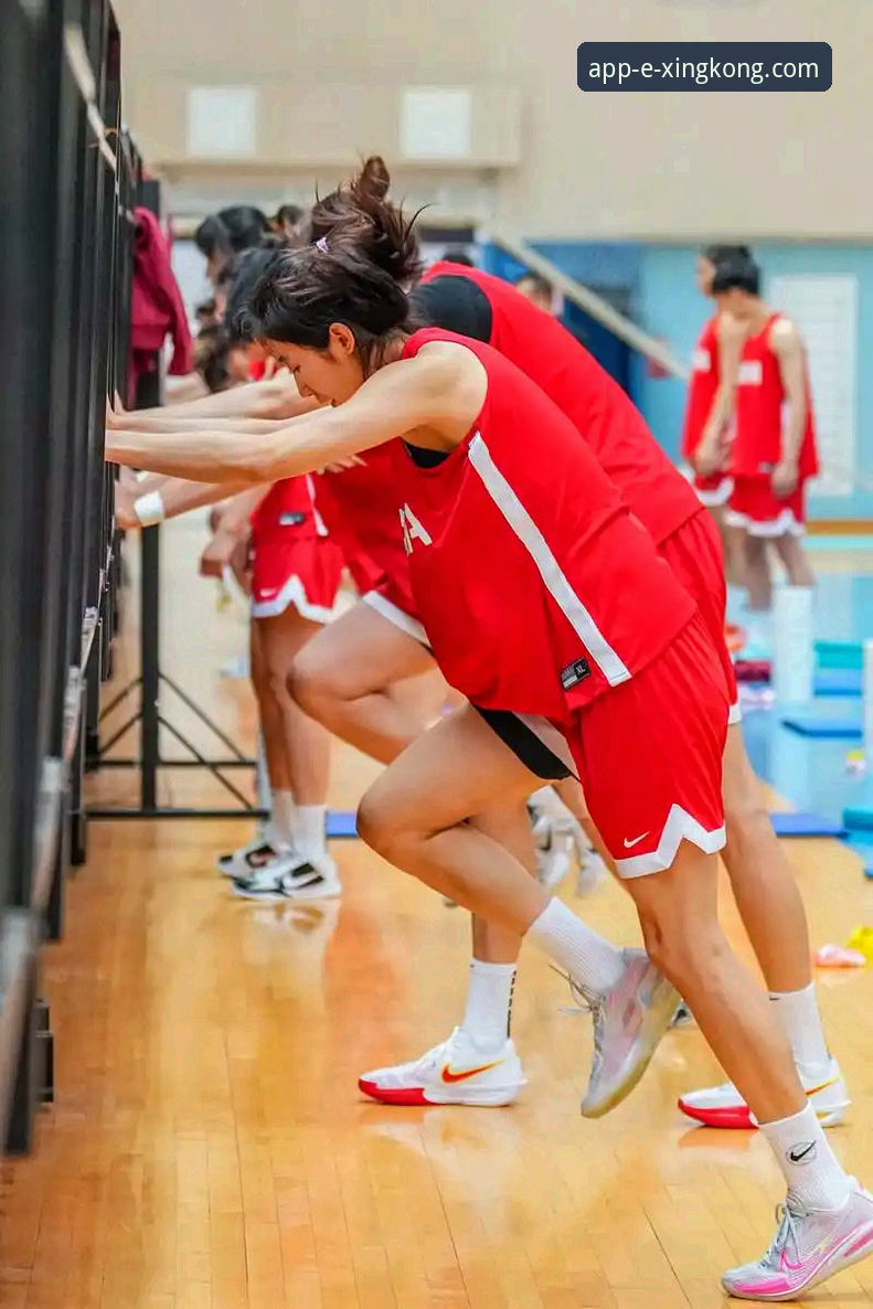 星空APP体验流畅 中国女篮资格赛关键战复盘:变阵与爆发背后的战术解析